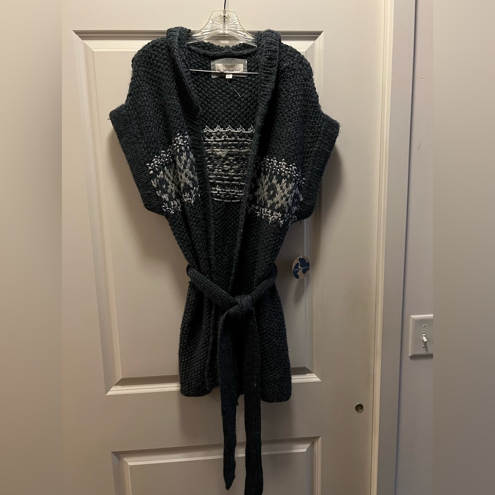 NWT between me and you sweater with belt